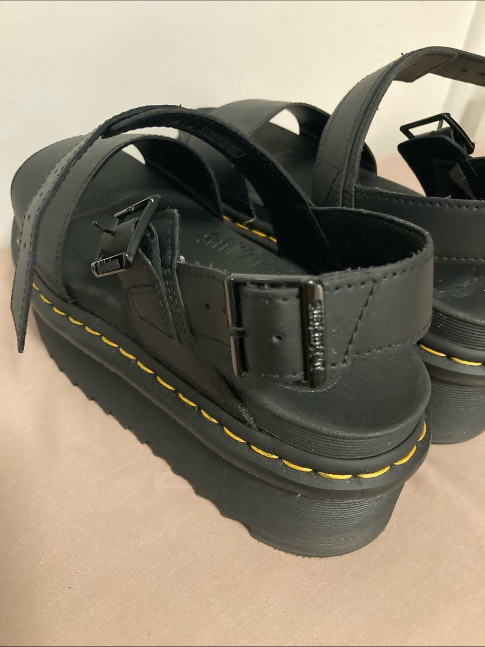 Dr. Martens Voss Quad Hydro Black Leather Platform Sandal 8US 39EU NEW - Picture 6 of 9